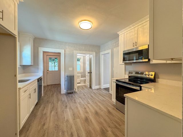 185 Leyfred Ter, Springfield, MA 01108