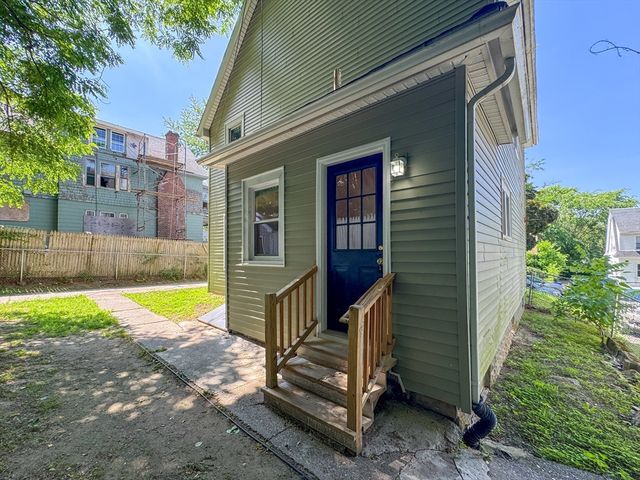 185 Leyfred Ter, Springfield, MA 01108