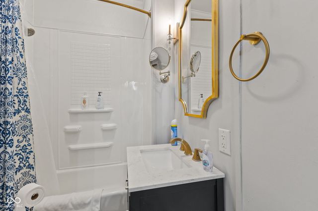 339 W 11th Street, Anderson, IN 46016