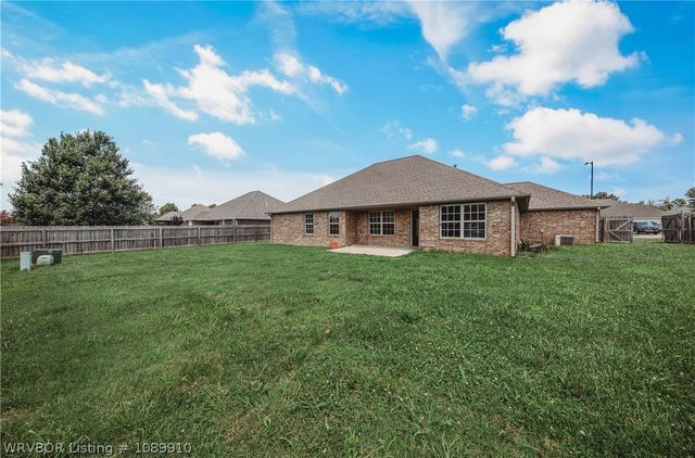 6010 Overland Drive, Siloam Springs, AR 72761