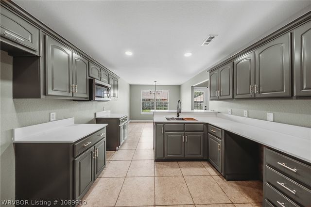 6010 Overland Drive, Siloam Springs, AR 72761