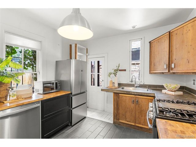 3415 Arapahoe St, Denver, CO 80205