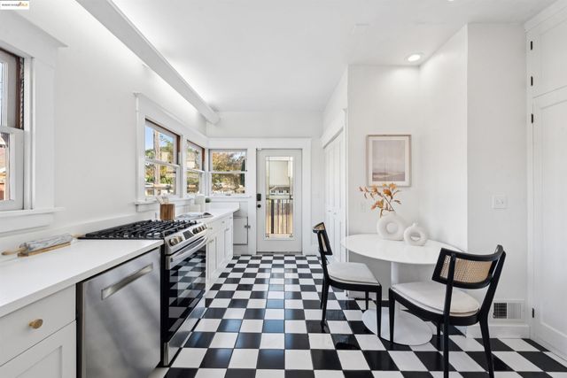 5150 Coronado, Oakland, CA 94618