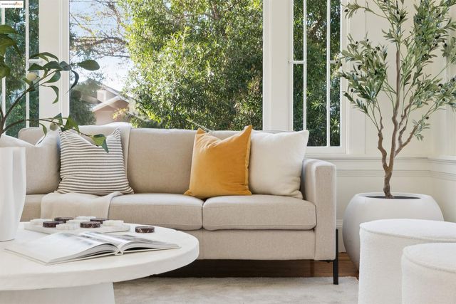 5150 Coronado, Oakland, CA 94618