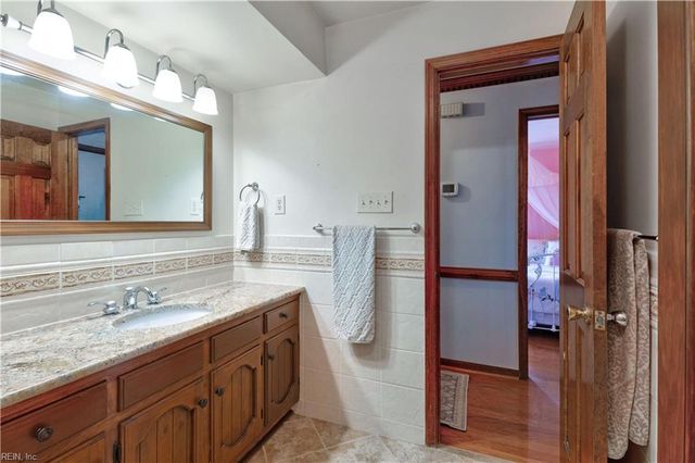 1905 Thomas Bishop LN, Virginia Beach, VA 23454