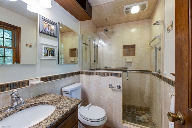 1905 Thomas Bishop LN, Virginia Beach, VA 23454