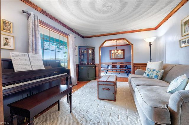 1905 Thomas Bishop LN, Virginia Beach, VA 23454