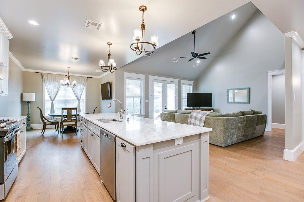 Image 10 of property listing at 1954 Beaty Rd, San Angelo, TX 76904