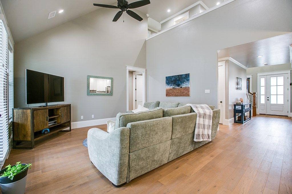 Image 16 of property listing at 1954 Beaty Rd, San Angelo, TX 76904