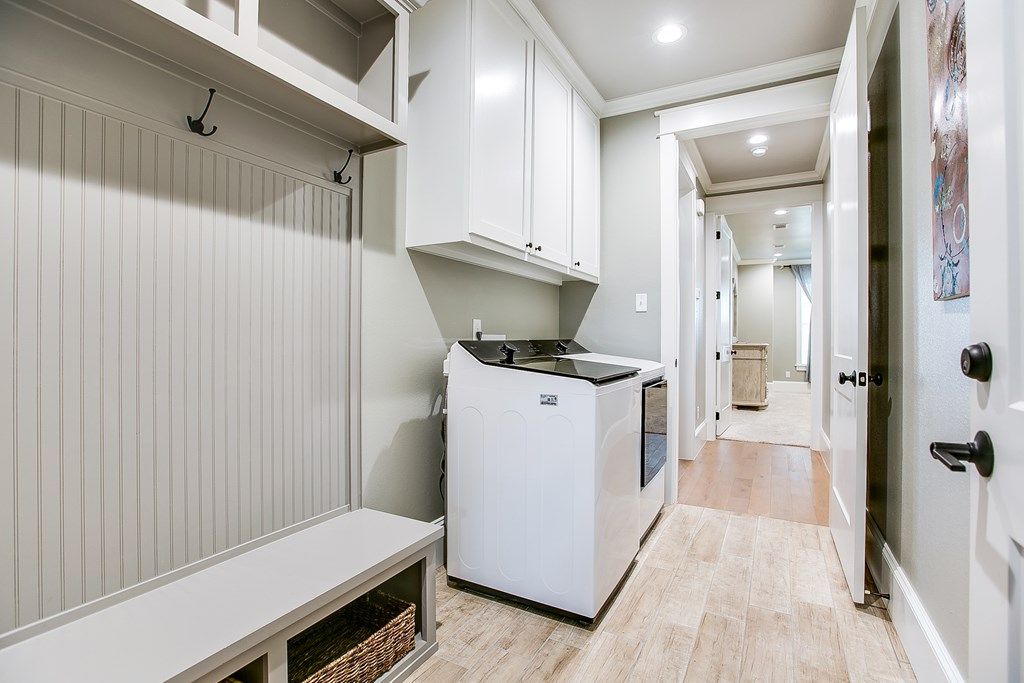 Image 18 of property listing at 1954 Beaty Rd, San Angelo, TX 76904