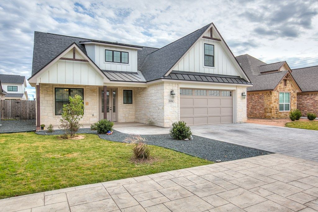 Image 2 of property listing at 1954 Beaty Rd, San Angelo, TX 76904