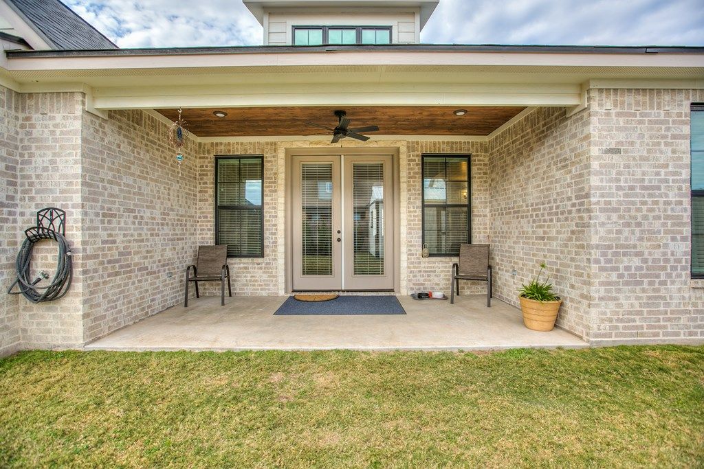 Image 33 of property listing at 1954 Beaty Rd, San Angelo, TX 76904
