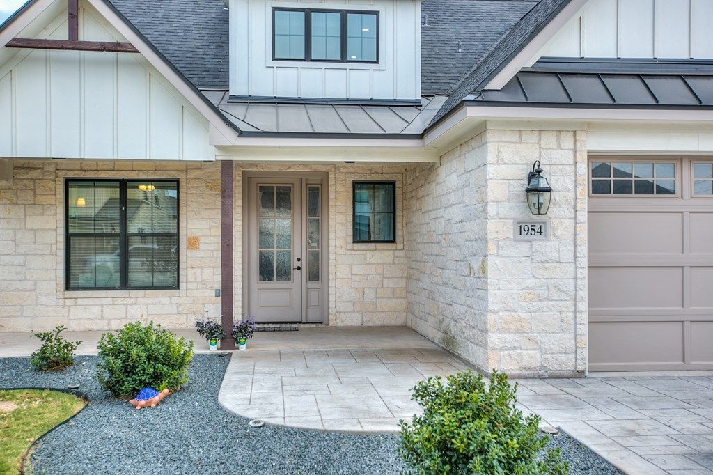 Image 4 of property listing at 1954 Beaty Rd, San Angelo, TX 76904