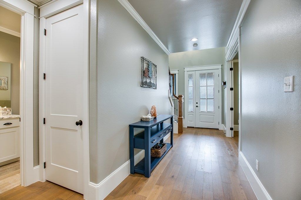 Image 5 of property listing at 1954 Beaty Rd, San Angelo, TX 76904