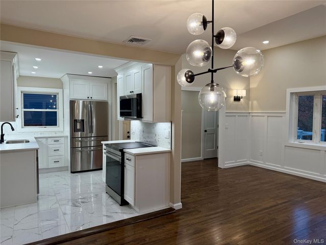 12 Hampton Road, Sound Beach, NY 11789