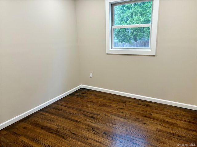 12 Hampton Road, Sound Beach, NY 11789