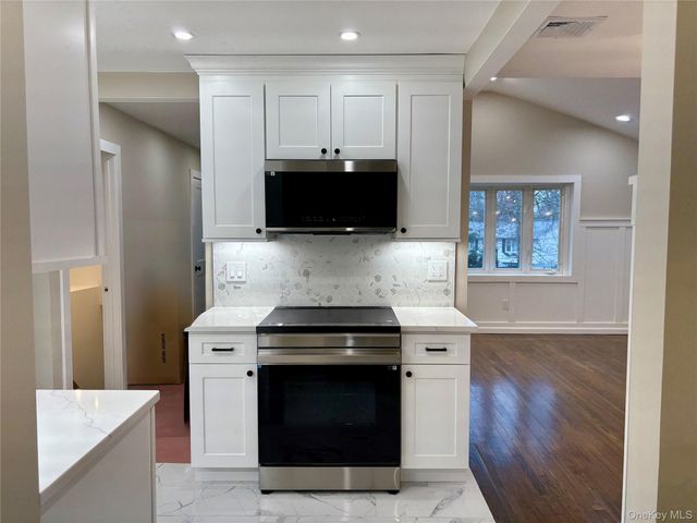 12 Hampton Road, Sound Beach, NY 11789