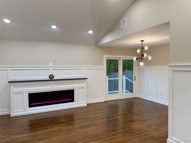 12 Hampton Road, Sound Beach, NY 11789