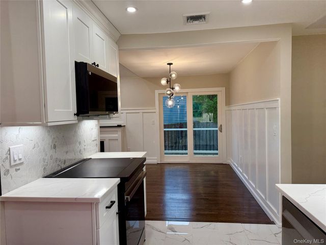 12 Hampton Road, Sound Beach, NY 11789