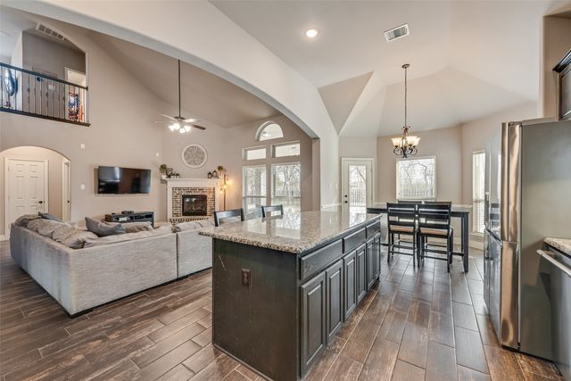 7156 Playa Imperial Lane, Grand Prairie, TX 75054