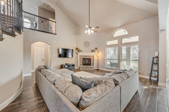 7156 Playa Imperial Lane, Grand Prairie, TX 75054