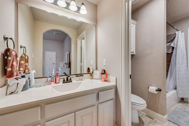 7156 Playa Imperial Lane, Grand Prairie, TX 75054