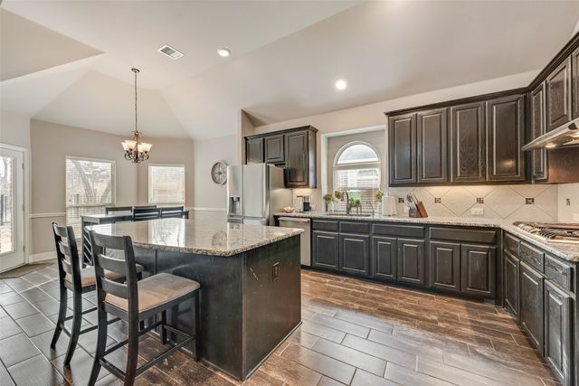 7156 Playa Imperial Lane, Grand Prairie, TX 75054