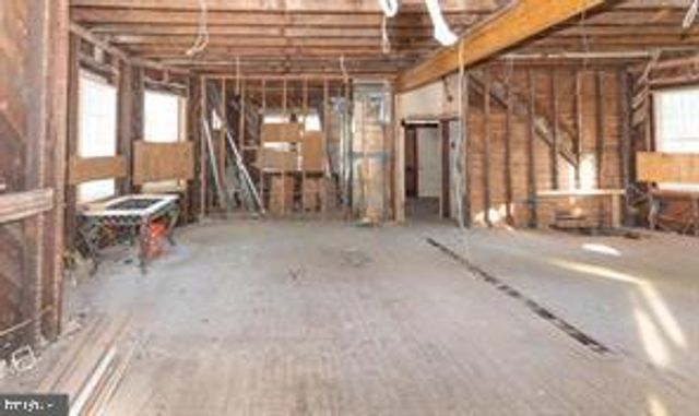 3900 5TH ST, Baltimore, MD 21225
