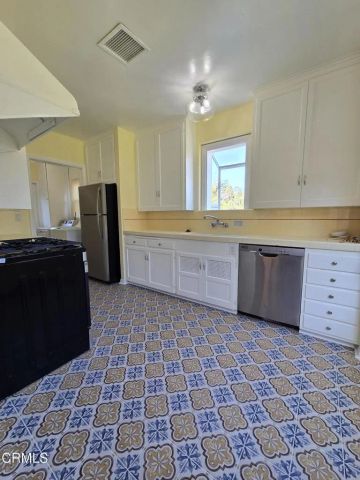 6279 Church Street, Los Angeles, CA 90042