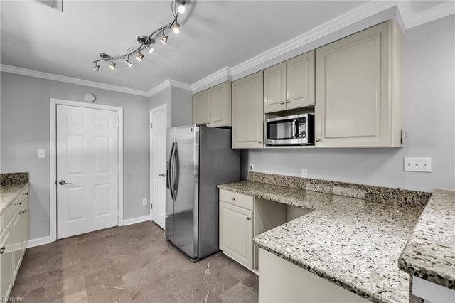 4113 Rundel LN, Virginia Beach, VA 23452