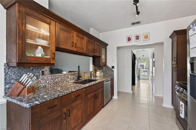 3861 Whitley Park DR, Virginia Beach, VA 23451