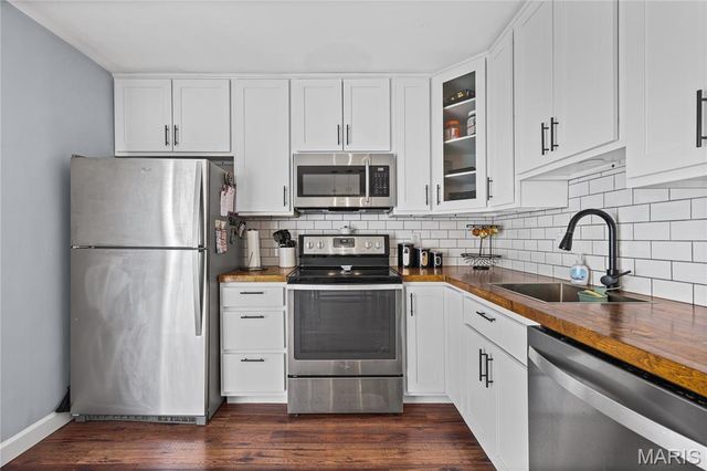10694 Carroll Wood Way, St Louis, MO 63128