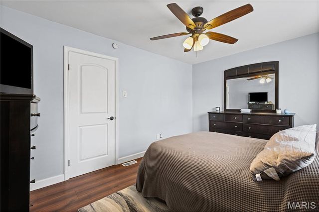 10694 Carroll Wood Way, St Louis, MO 63128