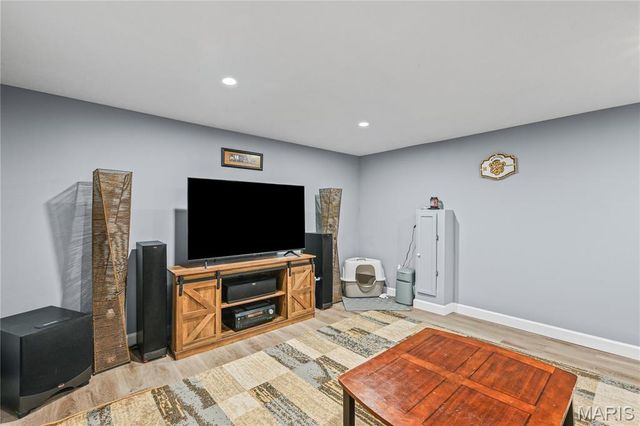 10694 Carroll Wood Way, St Louis, MO 63128