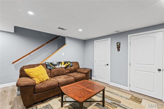 10694 Carroll Wood Way, St Louis, MO 63128