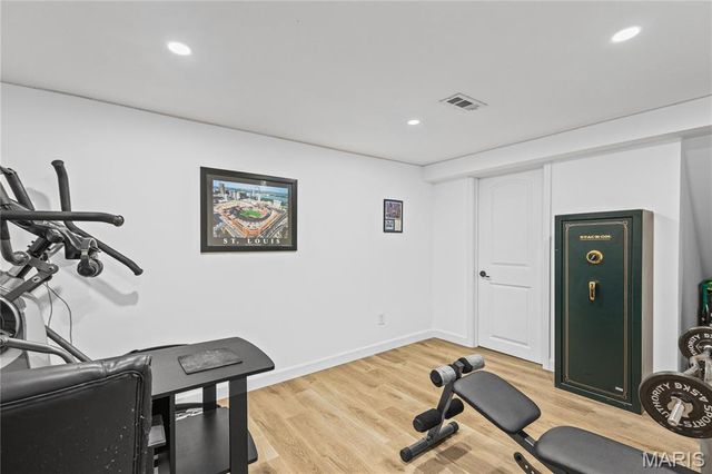 10694 Carroll Wood Way, St Louis, MO 63128