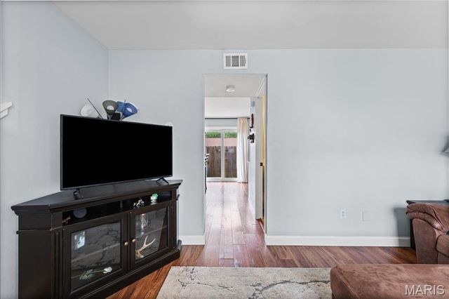 10694 Carroll Wood Way, St Louis, MO 63128