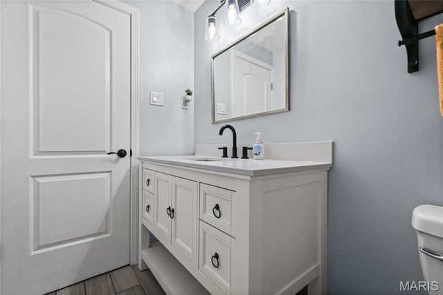 10694 Carroll Wood Way, St Louis, MO 63128