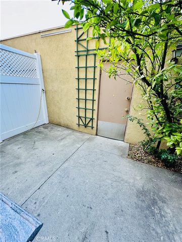 6225 Coldwater Canyon Avenue 117, North Hollywood, CA 91606