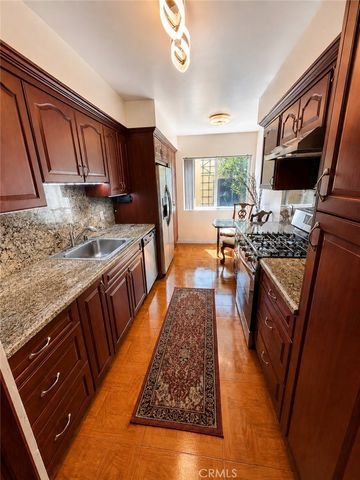 6225 Coldwater Canyon Avenue 117, North Hollywood, CA 91606
