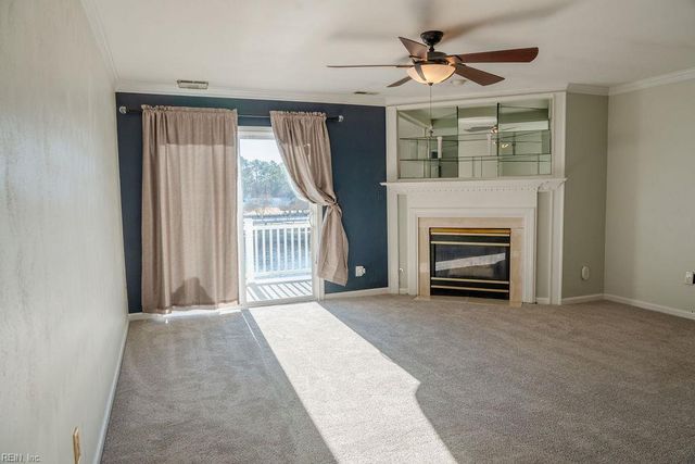 179 Harbor Watch DR, Chesapeake, VA 23322