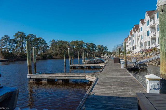 179 Harbor Watch DR, Chesapeake, VA 23322