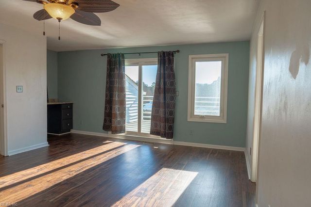 179 Harbor Watch DR, Chesapeake, VA 23322