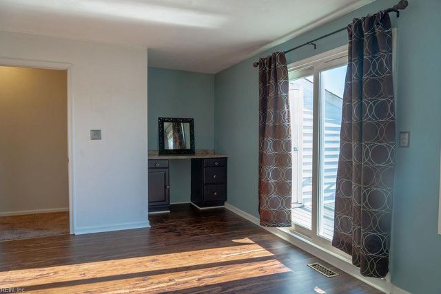 179 Harbor Watch DR, Chesapeake, VA 23322