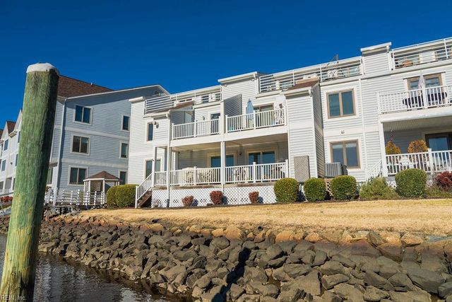 179 Harbor Watch DR, Chesapeake, VA 23322