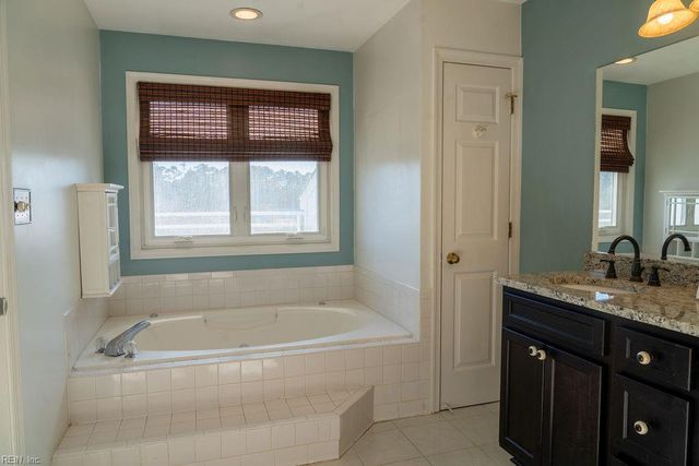 179 Harbor Watch DR, Chesapeake, VA 23322