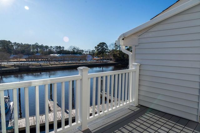 179 Harbor Watch DR, Chesapeake, VA 23322