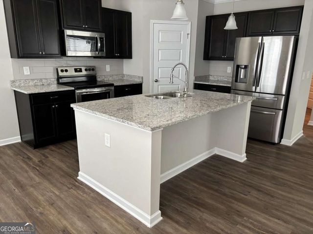 2217 Hastings Manor Court, Hampton, GA 30228