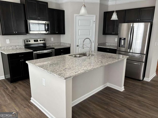 2217 Hastings Manor Court, Hampton, GA 30228