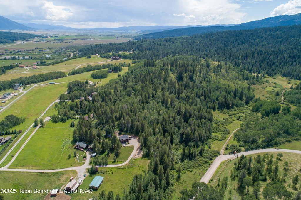 791 LONESOME DOVE Trail, Alpine, WY 83128 photo 11